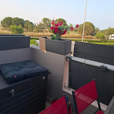 公寓 Avec Place De Parking Et Acces Piscine Privee