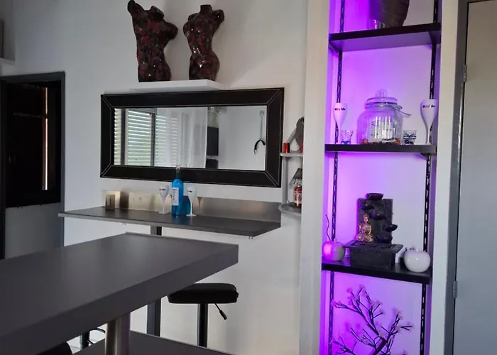 Апартаменти Avec Place De Parking Et Acces Piscine Privee *